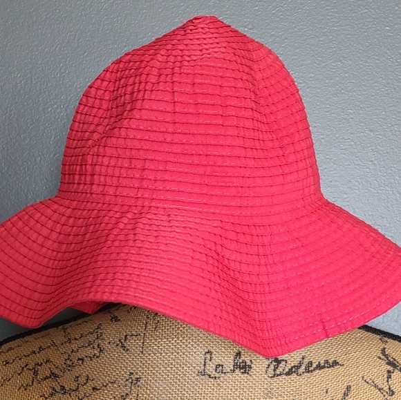 Bright Pink Floppy Hat perfect for the Summer Sun one size fits all - Picture 3 of 8